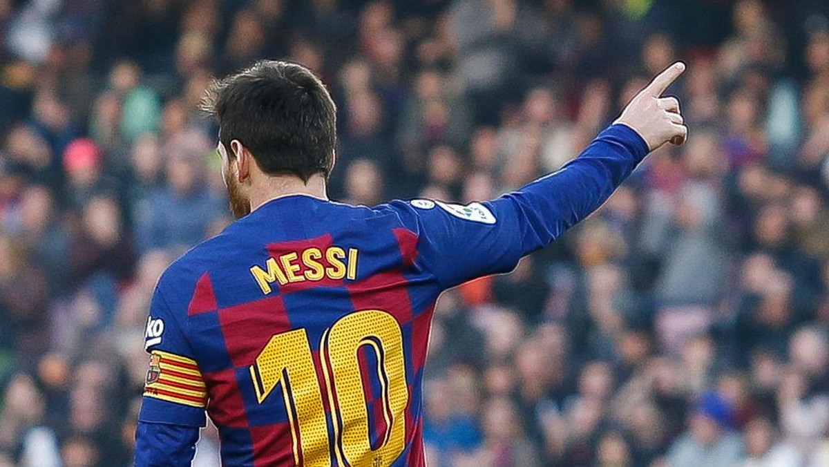 Barcelona Dikritik Pemain Sendiri: Messi, Pique, Sampai Vidal. (Foto: Getty Images/Eric Alonso)