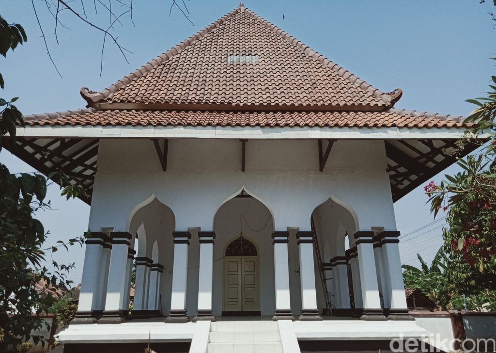 Makam utama R. Ng Ronggowarsito di Palar, Trucuk, Klaten