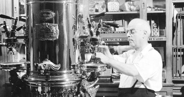 Mesin Kopi Abad 19 Ini Bentuknya Mirip Lokomotif