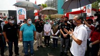 Mobile Laboratorium BSL-2 tersebut merupakan karya anak bangsa hasil kerjasama BNI, BPPT, dan Yayasan BUMN dan menjadi laboratorium bergerak untuk pemeriksaan COVID-19 pertama di Indonesia.