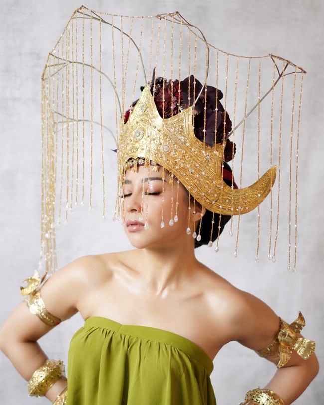 Setelah berpacaran selama kurang lebih sekitar 4 tahun, Nikita Willy dan Indra Priawan akhirnya bertunangan dan kini telah melakukan foto prewedding. Foto: Instagram @archangelachelsea