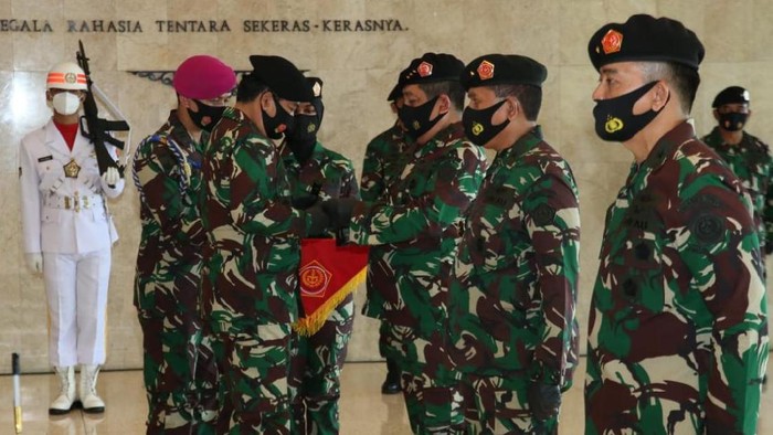Panglima saat Memimpin Penyerahan Jabatan dan Sertijab di Mabes TNI (Dok Puspen TNI)