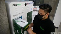 Dengan adanya alat penukaran baterai tersebut maka dapat merangsang masyarakat beralih kepada kendaraan listrik daripada motor BBM.
