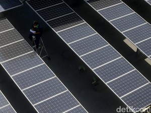 Ridwan Kamil: Ribuan Atap Pabrik di Jabar Wajib Pasang Panel Surya