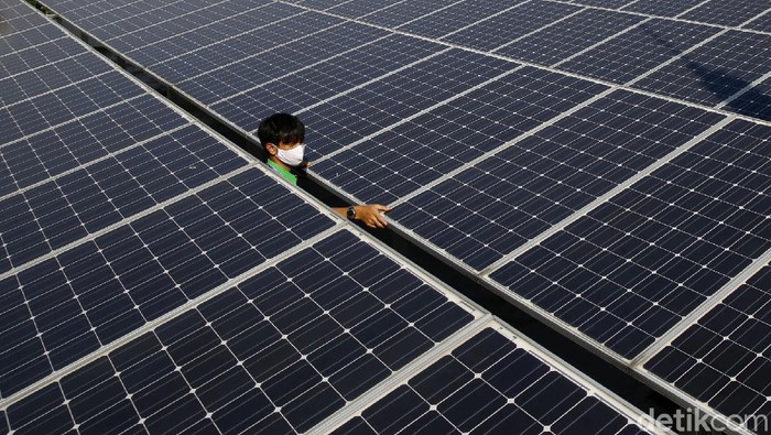 Indonesia memiliki iradiasi energi matahari rata-rata 4,80 kWh per m2 per hari. Sehingga menjadi pilihan yang baik sebagai alternatif sumber energi.