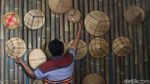 Puluhan Tahun Anyaman Bambu Sumedang Tetap Bertahan