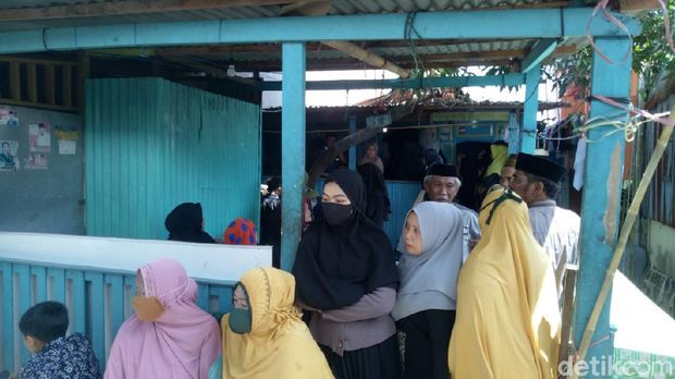 Rumah duka Anjas yang tewas tertembak saat tembakan peringatan polisi (dok. detikcom).