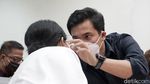 Potret Perhatian Bibi Dampingi Vanessa Angel di Persidangan