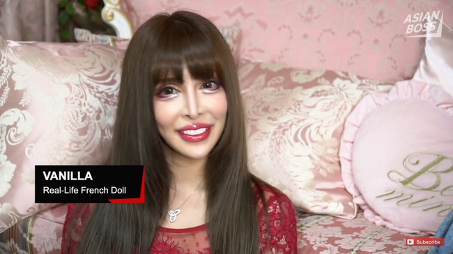 Ingin mengubah penampilan menjadi bak boneka Prancis, Vannila mulai melakukan prosedur kecantikan sejak sangat muda. Dalam wawancara dengan Asian Boss, Vanilla awalnya menyadari ia tidak punya bentuk tubuh dan mata seperti mereka. Ia lalu mulai mengumpulkan foto orang-orang dengan bagian tubuh mirip boneka dan bertekad menirunya.. Foto: Youtube