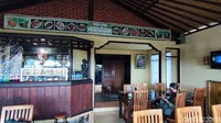 Menurut keterangan dari pemilik Warung Tarumas, tempat ini sudah berdiri sejak tahun 1999. Lokasinya ada di desa Batur dan sangat dekat dengan Pura Batur, Penelokan dan lain-lain.