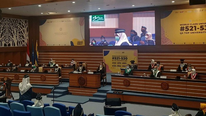 6.000 Lebih Mahasiswa Baru Unair Dikukuhkan Secara Daring