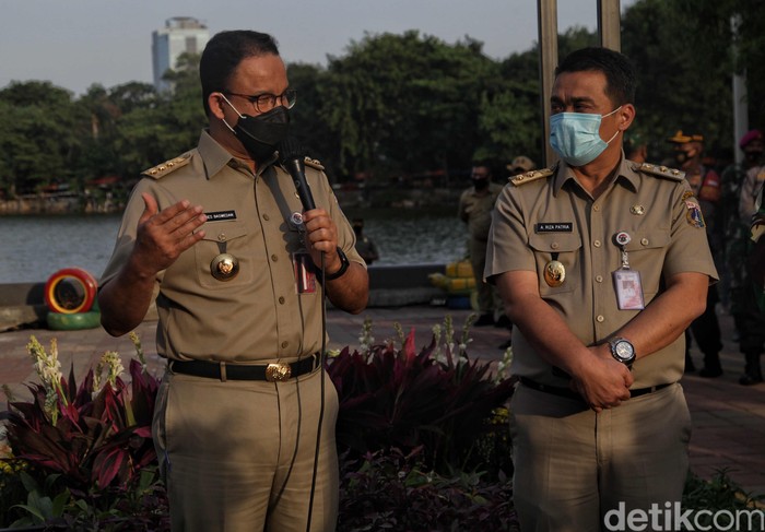 Gubernur DKI Jakarta Anies Baswedan resmikan tugu peti mati korban COVID-19 di Jakarta Utara. Tugu peti mati itu dibuat sebagai peringatan akan bahaya COVID-19.
