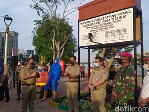 Tinjau Tugu Peti Mati di Danau Sunter, Anies: Ini Peringatan Ancaman COVID