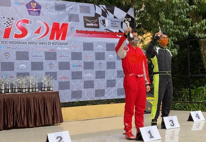 Avila Bahar Berjaya di ISSOM Seri 1 Sentul Avila Bahar kembali mencatatkan prestasi barunya di tengah pandemi, Ia berjaya di ajang ISSOM seri pembuka di Sirkuit Sentul International, Bogor, Jawa Barat.
