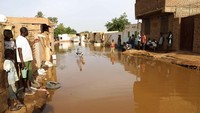 Banjir tersebut dipicu hujan deras sehingga menewaskan sedikitnya 86 orang.  