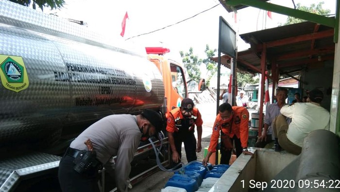 BPBD Bogor pasok 5.000 liter air bersih setiap hari untuk warga terdampak kekeringan