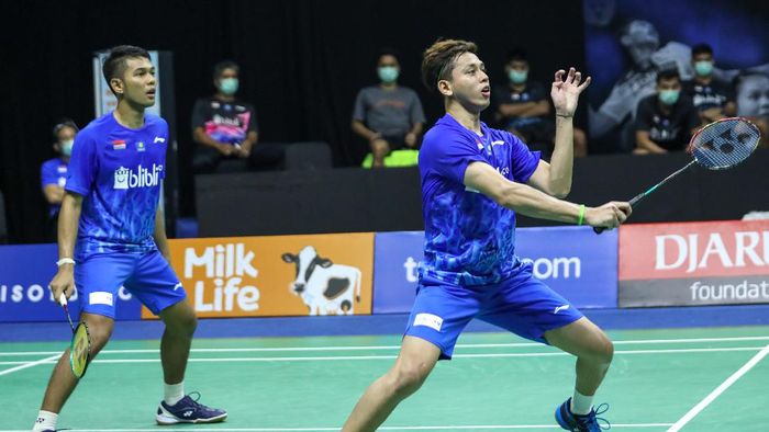 Fajar Afian Fajar Afian/Muhammad Rian Ardianto menyumbang poin untuk tim Rajawali di laga pertama MolaTV PBSI Thomas & Uber Cup Simulation.