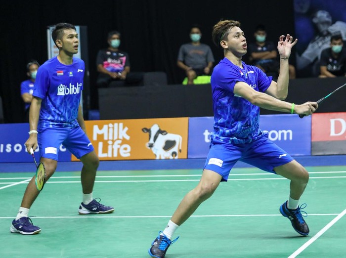 Fajar Afian/Muhammad Rian Ardianto menyumbang poin untuk tim Rajawali di laga pertama MolaTV PBSI Thomas & Uber Cup Simulation.