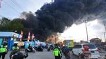 Foto-foto Gudang Polytron yang Terbakar di Demak