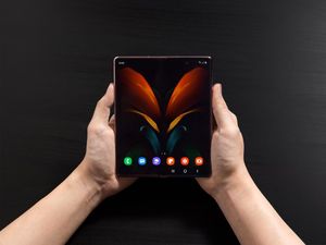 Galaxy Z Fold 2 Dipastikan Hadir di Indonesia, Harganya?