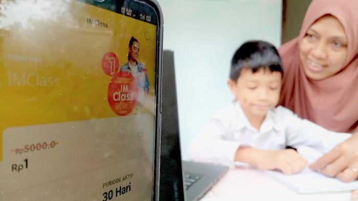 Operator seluler Indosat Ooredoo meluncurkan paket data 30 GB hanya Rp 1 untuk mendukung kegiatan belajar online atau pembelajaran jarak jauh di tengah pandemi COVID-19.