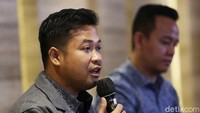 Dia bilang, transaksi itu berdasarkan surat kesepakatan bersama antara klien dan Mahesa.