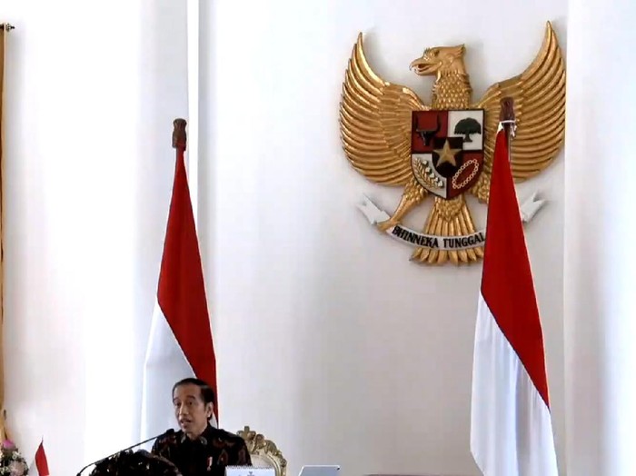 Presiden Jokowi saat memberikan pengarahan kepada gubernur mengenai pengendalian pandemi virus Corona dan pemulihan ekonomi.