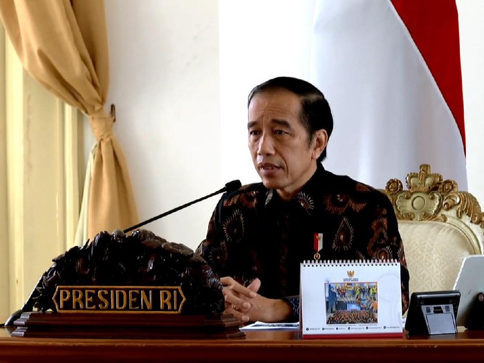 Presiden Jokowi saat memberikan pengarahan kepada gubernur mengenai pengendalian pandemi virus Corona dan pemulihan ekonomi.