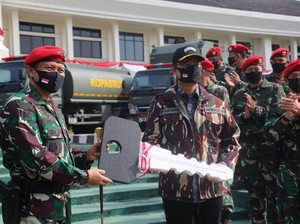 Bantu Penanganan Bencana, Mensos Sumbang 4 Kendaraan ke Kopassus