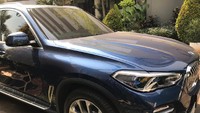 Mobil ini merupakan hasil dari penggeledahan terhadap lima lokasi. Selain mobil, Kejagung juga menyita sejumlah dokumen. Foto: Tiara Aliya (detikcom)