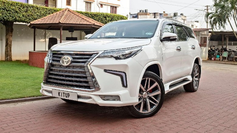 Modifikasi Toyota Fortuner berwajah Lexus LX Modifikasi Toyota Fortuner berwajah Lexus LX