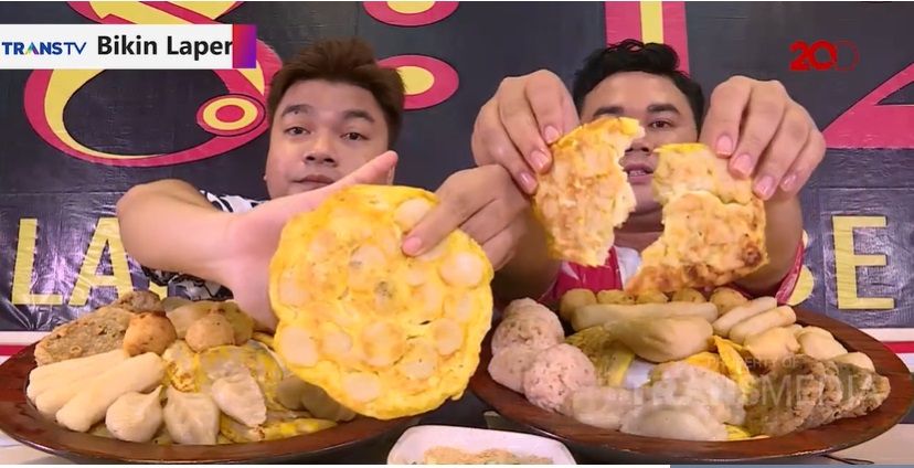 Mukbang Pempek Kapal Selam dan Lenggang Panggang yang Endol