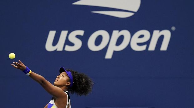 Naomi Osaka, of Japan, serves to Misaki Doi, of Japan, during the first round of the US Open tennis championships, Monday, Aug. 31, 2020, in New York. (AP Photo/Frank Franklin II)