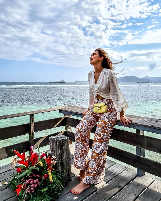 Luna Maya bersyukur masih diberi umur baru tahun ini. Another year another blessing #thankful #26august #2020, tulis Luna sebagai keterangan foto ini di Instagram. (Foto: Instagaram/@lunamaya)
