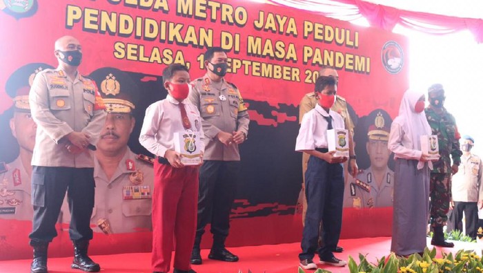 Polda Metro Jaya bagikan 1.500 modem gratis