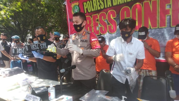 Polisi tangkap komplotan peaku pembiusan penumpang di Bandara Soetta