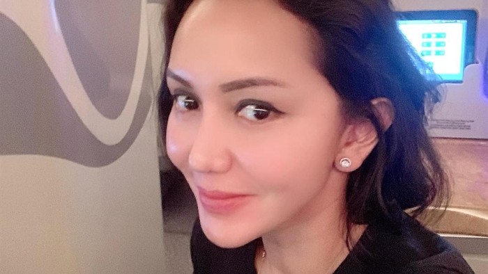 Jaksa Pinangki Sirna Malasari terus menjadi buah bibir. Usai ditangkap terlibat dalam kasus Djoko Tjandra, kini gaya hidup mewahnya pun tak luput dari sorotan media. Ini potretnya.