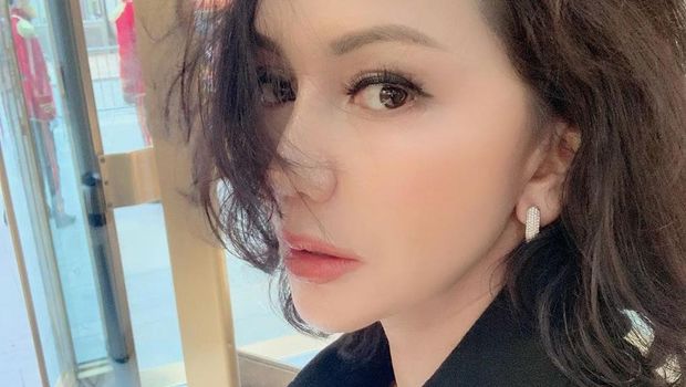 Potret Gaya Hidup Mewah Jaksa Pinangki Jaksa Pinangki Sirna Malasari terus menjadi buah bibir. Usai ditangkap terlibat dalam kasus Djoko Tjandra, kini gaya hidup mewahnya pun tak luput dari sorotan media. Ini potretnya.