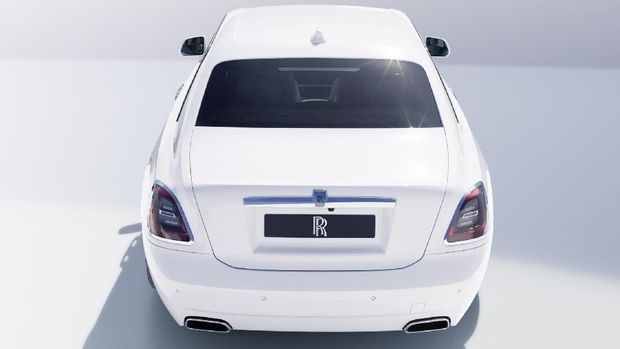 Rolls-Royce Ghost resmi meluncur.