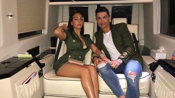 Gaya Ronaldo dan pasangan saat bepergian pun glamour. Foto: Instagram
