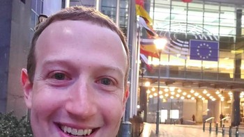 Sedangkan Zuck kadang membagikan foto saat mengikuti acara bisnis penting. Foto: Instagram
