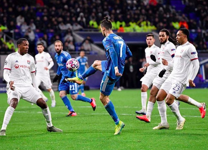 Ronaldo vs Zuckerberg