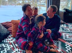 Beda Gaya Ronaldo dan Zuckerberg di Medsos