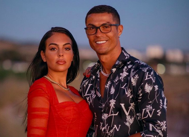 Ronaldo vs Zuckerberg