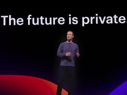 Beda Gaya Ronaldo dan Zuckerberg di Medsos