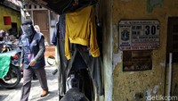 Tidak ada pengisian kuisioner melainkan hanya proses wawancara dengan bekal data hasil Sensus Penduduk Online (SPO) dan data milik Dinas Kependudukan dan Pencatatan Sipil Provinsi DKI Jakarta.  