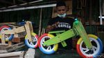 Geliat Usaha Sepeda Kayu Makin Moncer