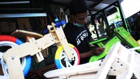 Sesuai namanya, sepeda ini tujuannya adalah untuk melatih keseimbangan (balancing), sebelum anak memakai sepeda normal.