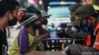 Mereka harus memilik denda administrasi atau melakukan kerja sosial.