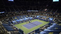 Dari empat turnamen tenis berkategori Grand Slam tahun ini, hanya Australian Open 2020 yang dapat digelar tanpa hambatan pada Januari 2020. Turnamen Wimbledon yang seharusnya dijadwalkan pada akhir bulan Juni 2020 resmi dibatalkan. French Open yang sejatinya digelar Mei 2020 harus mengalami penundaan hingga akhir September. Sementara penyelenggara US Open harus mencapai kesepakatan terlebih dahulu dengan beberapa pihak terkait.